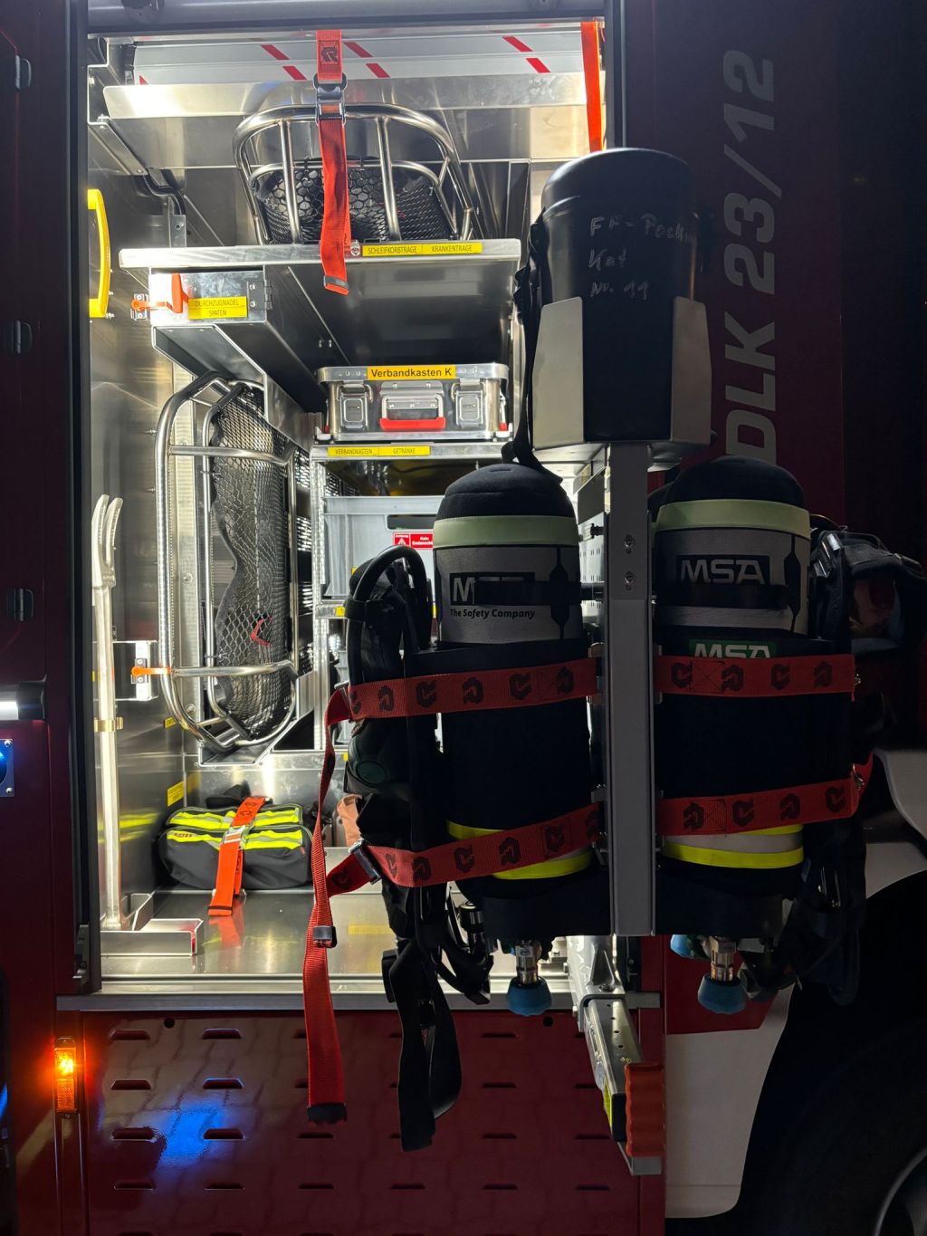 18c674b8 8179 4c4a bef9 f3653d9befc9